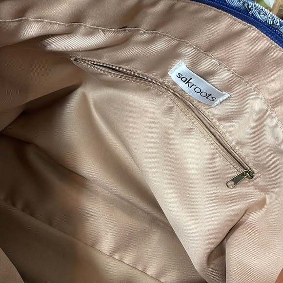 EUC / Like New Snakeroots Handbag - Picture 7 of 15